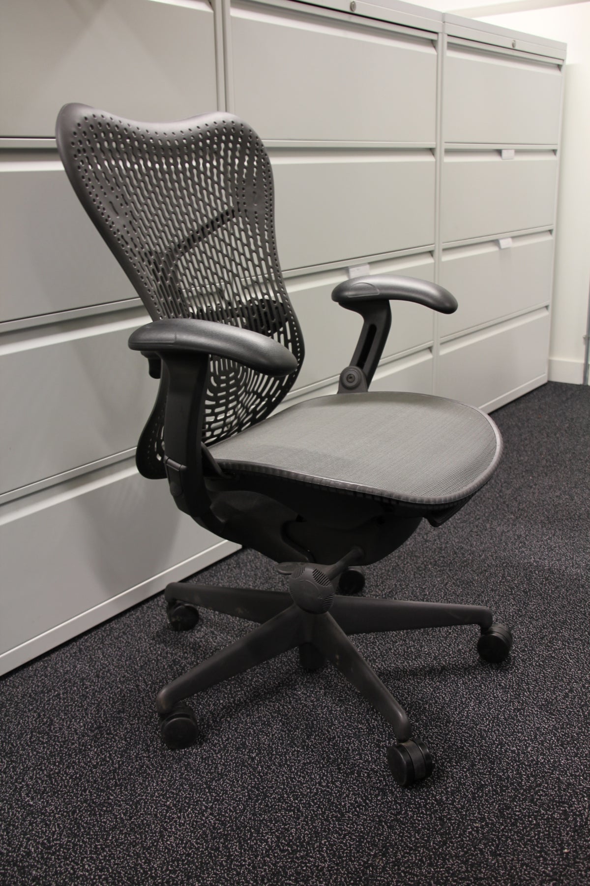 Herman Miller Mirra szék