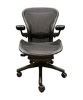 Herman Miller Aeron Classic (felújított) - szemből