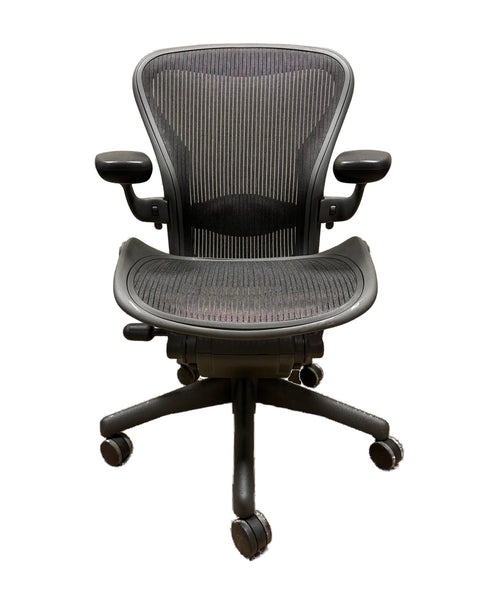 Herman Miller Aeron Classic (felújított) - szemből