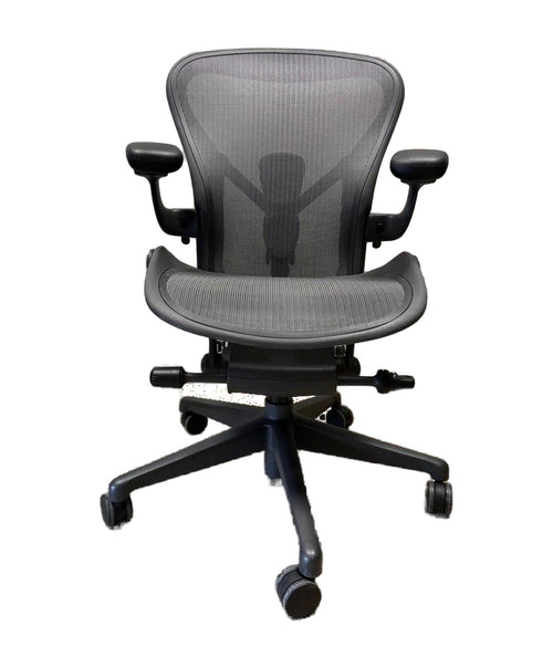 Herman Miller Aeron Remastered - szemből